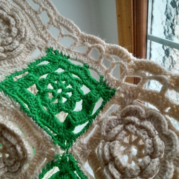 Homemade Knit Blanket Green Tan Floral 3D detail 28x16" Throw - Picture 5 of 12